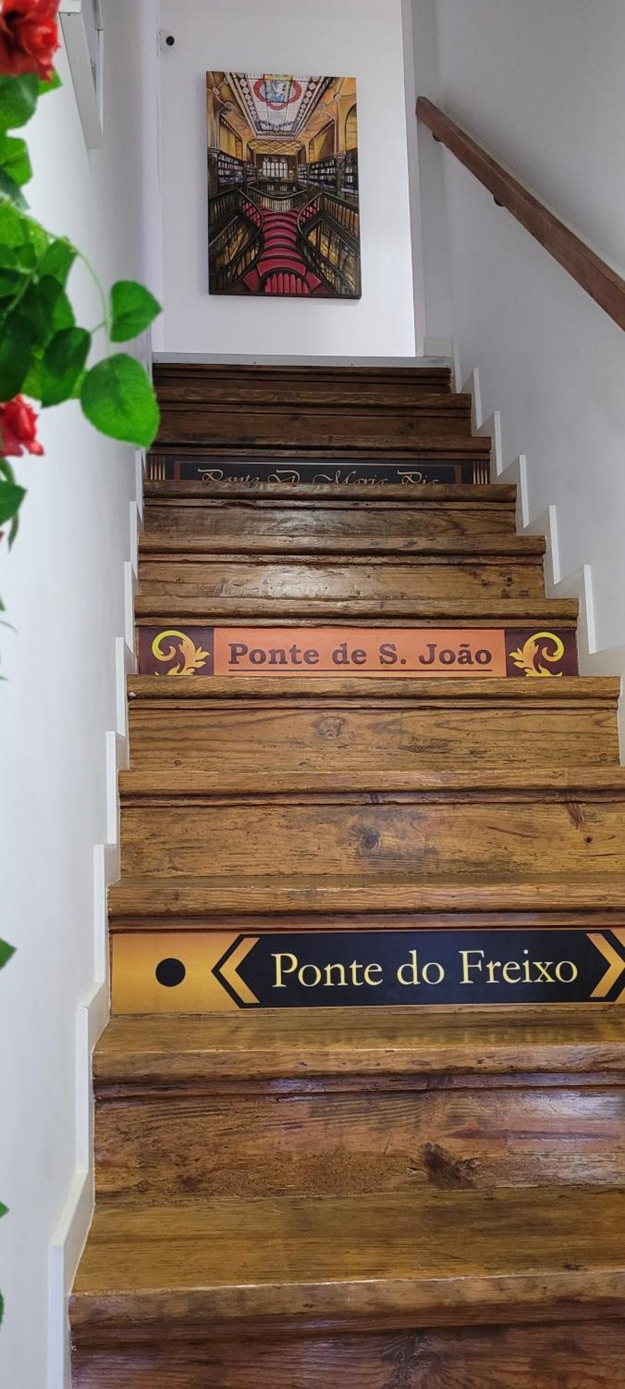 Red House By The River Porto Exterior photo